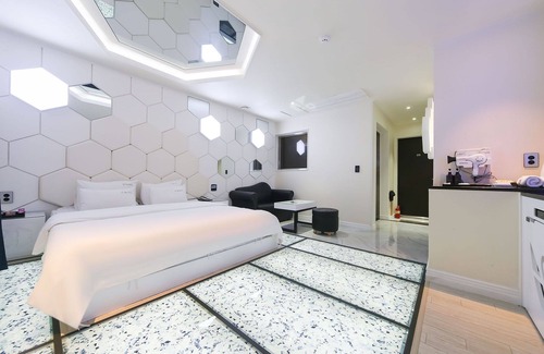 Gyeongju Hotel | Eco-Friendly Comfort at Gyeongju K Myeongpum Hotel