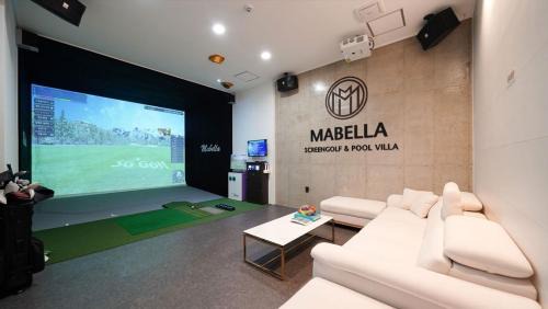 Gyeongju House | Gyeongju Marbella Pool Villa N Screen Golf