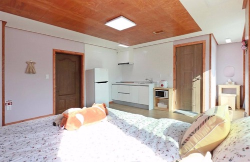 Gyeongju House | Eco-Friendly Gyeongju Marimo Pension with Pool & Breakfast