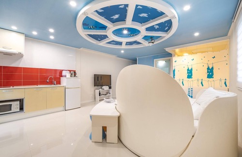 Gyeongju House | Relaxing Gyeongju Nunkoip Pension with Pool and Family Amenities