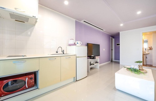 Gyeongju House | Relaxing Gyeongju Nunkoip Pension with Pool and Family Amenities