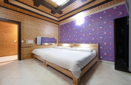 Gyeongju House | Kid-Friendly Gyeongju Riu Poolvilla with Family Amenities