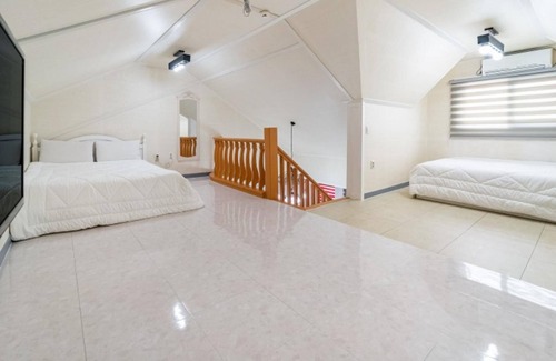 Gyeongju House | Cozy Gyeongju Victoria Diary Pension with Pool and Breakfast