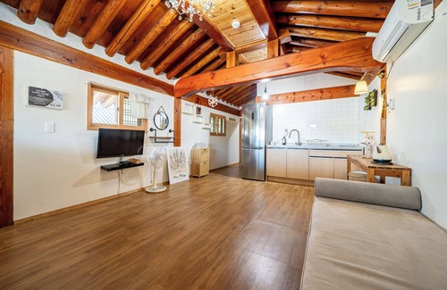 Gyeongju Condo | Discover Gyeongju West Namsan Hanok Pension: Pet-Friendly Retreat