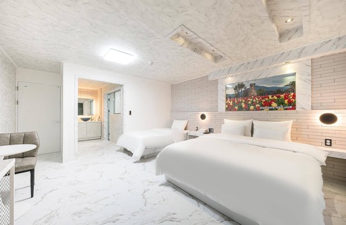 Gyeongju Hotel | Eco-Friendly Gyeongju Yes Unmanned Hotel with Hot Tub