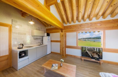 Gyeongju House | Discover Gyeongju Yongjang Hanok Pension with Pool & Breakfast