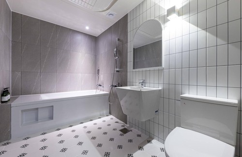 Gyeongsan Hotel | Eco-Friendly Gyeongsan TOP Motel - Guest Rated 10/10