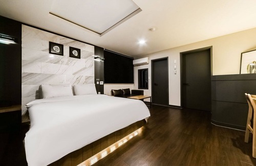 Gyeongsan Hotel | Eco-Friendly Gyeongsan TOP Motel - Guest Rated 10/10