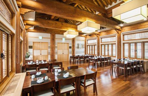 Hwaseong Hotel | Gyeongwonjae By Walkerhill