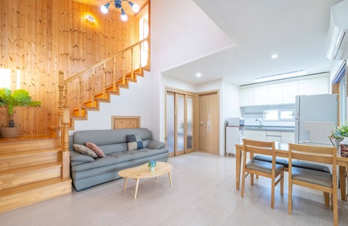 Gyeongju House | Inviting Gyepngju Camino Pool Villa with Family-Friendly Amenities