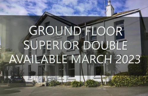 Maenporth House | Oceanfront Gyllyngvase House with Breakfast & Great Views
