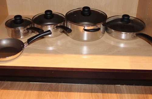 Rockford Apartment | Comfortable Stay with Pool, Free Parking & High-Speed Internet