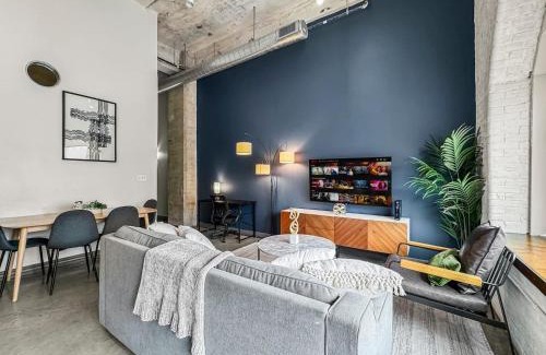 Downtown Dallas Apartment | Gym Retreat 2102bdsleeps 12 Free Gym Parking