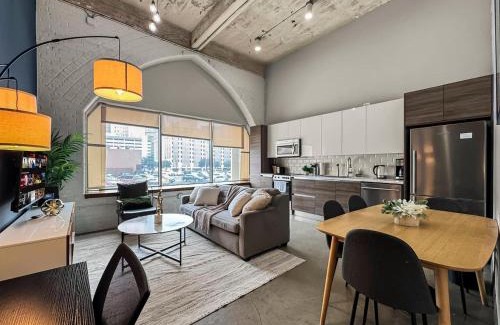 Downtown Dallas Apartment | Gym Retreat 2102bdsleeps 12 Free Gym Parking