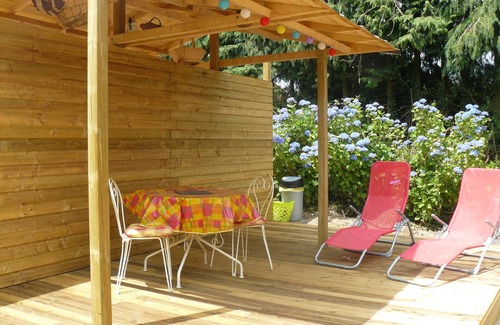 Pluvigner Bed & Breakfast | Cozy Gypsy Caravan Near Beautiful Beaches & Family Amenities