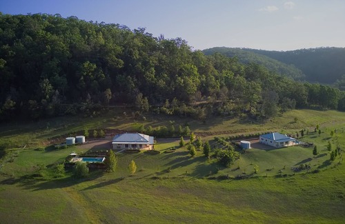 Wollombi House | Discover Gypsy Willows: Pools & Spa in Hunter Valley