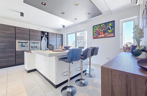 Gzira Apartment | Gzira Seaview Duplex with infinity pool