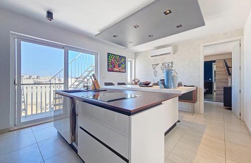 Gzira Apartment | Gzira Seaview Duplex with infinity pool