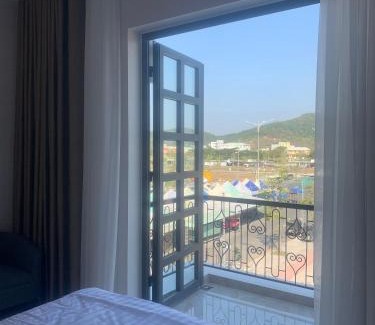 Ha Tien Hotel | Inviting Hà Hùng Panorama Hotel: Child-Friendly Retreat