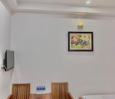 Ha Tien Hotel | Hà Tiên Hạnh Phúc Hotel: Family-Friendly Getaway Awaits