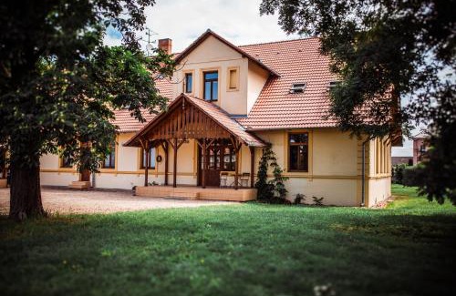 Dolni Vestonice House | Hájovna Dolní Věstonice: Pet-Friendly Oasis with Ocean View