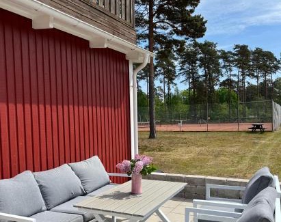 Hallevik Hotel | Oceanfront Comfort at Hälleviks Havsbad - Family Friendly Stay