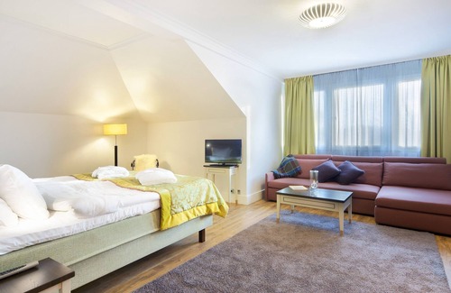 Hameenkyla Hotel | Hämeenkylä Manor: Family-Friendly Retreat with Spa & Pool
