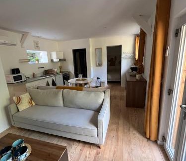 Campet-et-Lamolere Apartment | Hébergement GÎTE Domaine de Pinsol