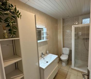 Herpy-l'Arlesienne House | Hédoniste: Top-Rated Hotel with Family-Friendly Amenities