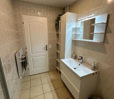 Herpy-l'Arlesienne House | Hédoniste: Top-Rated Hotel with Family-Friendly Amenities