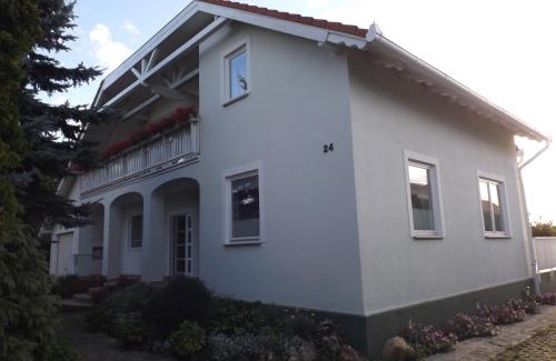 Heviz House | Discover Hévízi fecskefészek - Guest Rated 9.7/10!