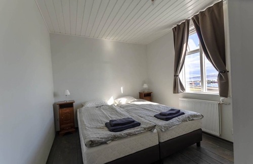 Holmavik House | Discover Hólmavík Guesthouse: Family-Friendly Getaway