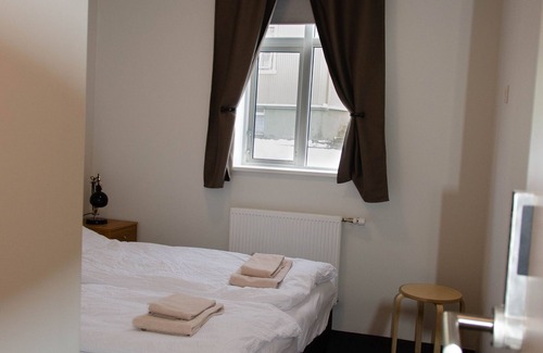 Holmavik House | Discover Hólmavík Guesthouse: Family-Friendly Getaway