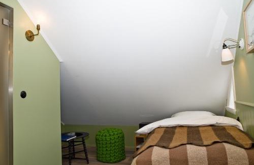 Stykkisholmur Hotel | Discover Hótel Egilsen: Family-Friendly Stay with Hot Tub