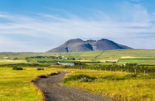 Hvolsvollur Hotel | Discover Hótel Eyjafjallajökull: Family-Friendly Retreat