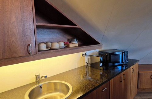 Hvalfjarðarsveit Hotel | Relax at Hótel Hafnarfjall with Spa and Family Amenities