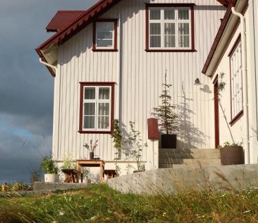 Stykkisholmur House | Pet-Friendly Hótel Karólína with Excellent 8.9/10 Rating