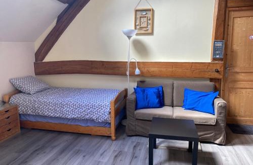 Chaudon House | Cozy Hôte à Chaudon with On-Site Dining and Great Reviews
