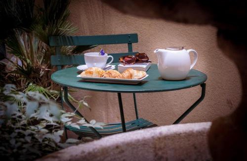 Les Halles Hotel | Discover Hôtel 85 Saint Honore: Family-Friendly Comfort