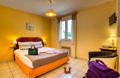 Jayac Hotel | Discover Relaxation at Hôtel A Jayac with Pool & Dining