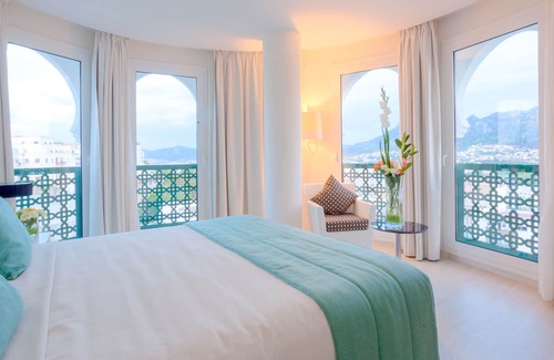 El Ensanche Hotel | Relax at Hôtel al Mandari with Oceanfront Views & Spa