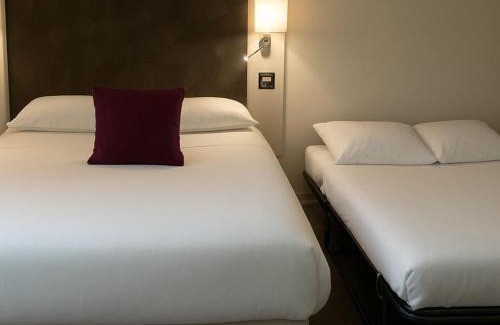 La Gare Hotel | Convenient Stay at Hôtel Albert Elisabeth Gare SNCF