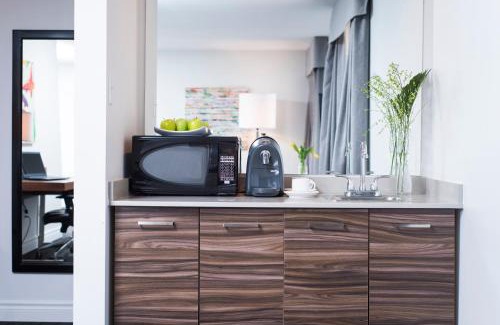 Rouyn-Noranda Hotel | Discover Hôtel Albert par G5: Pet Friendly & Family-Centric