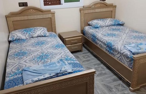 Ajdir Apartment | Budget-Friendly Family Retreat at Hôtel alferdaws