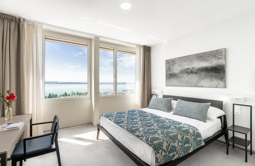 Neuchatel Hotel | Guest Rated Hôtel Alpes & Lac with Family-Friendly Dining
