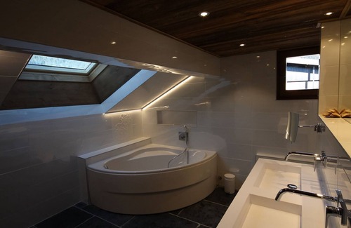 Les Gets Hotel | Hôtel Alpina: Guest Rated 9.4 with Spa and Pool Amenities