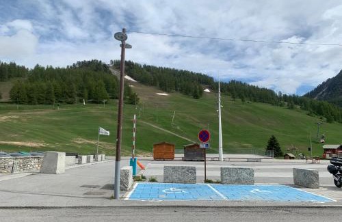 Montgenevre Hotel | Discover Hôtel Alpis Cottia: Pet-Friendly and Welcoming Stay