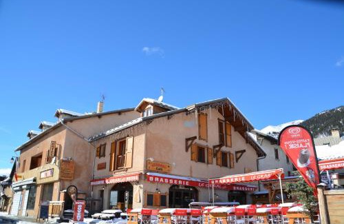Montgenevre Hotel | Discover Hôtel Alpis Cottia: Pet-Friendly and Welcoming Stay