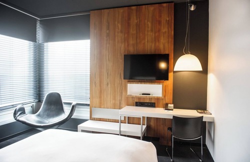 Brossard Hotel | Top-Rated Hôtel Alt Quartier DIX30 with Spa and Dining