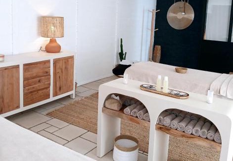 Noirmoutier-en-l'Ile Hotel | Relax at Hôtel Ancre Marine & Spa with Ocean Views